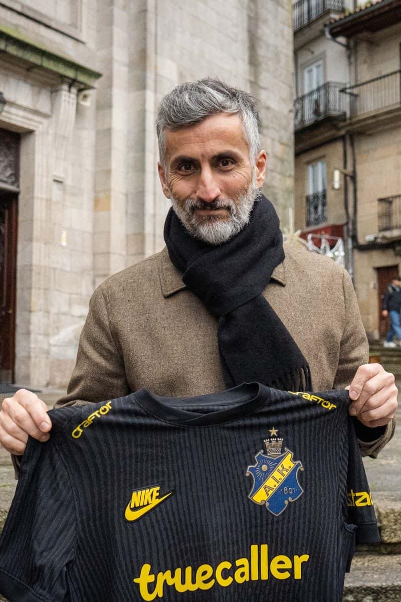 José Riveiro, entrenador del AIK, fue una de las figuras claves para convencer a Lucas Assadi de dar el salto al fútbol europeo.